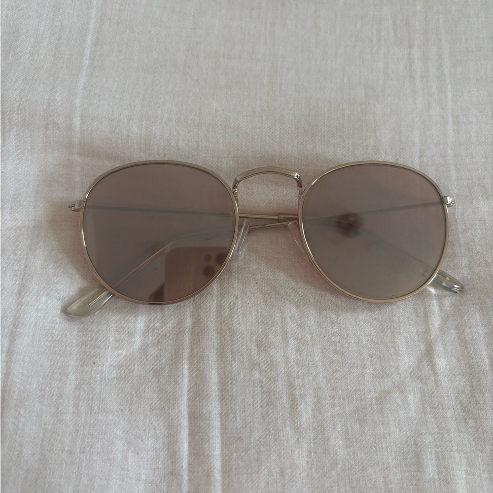 Stylish Rose Gold Round Sunglasses